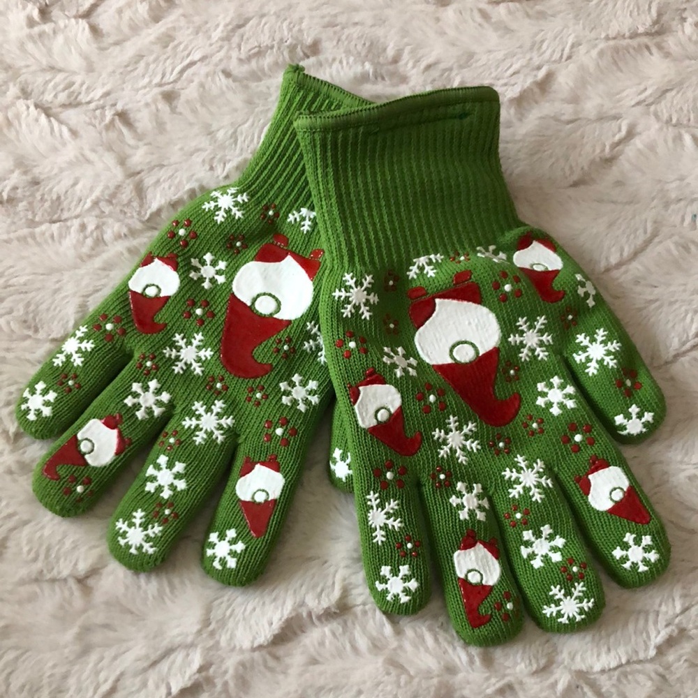 Temp-Tations Green Knit Holiday Gnome Oven Safe Gloves